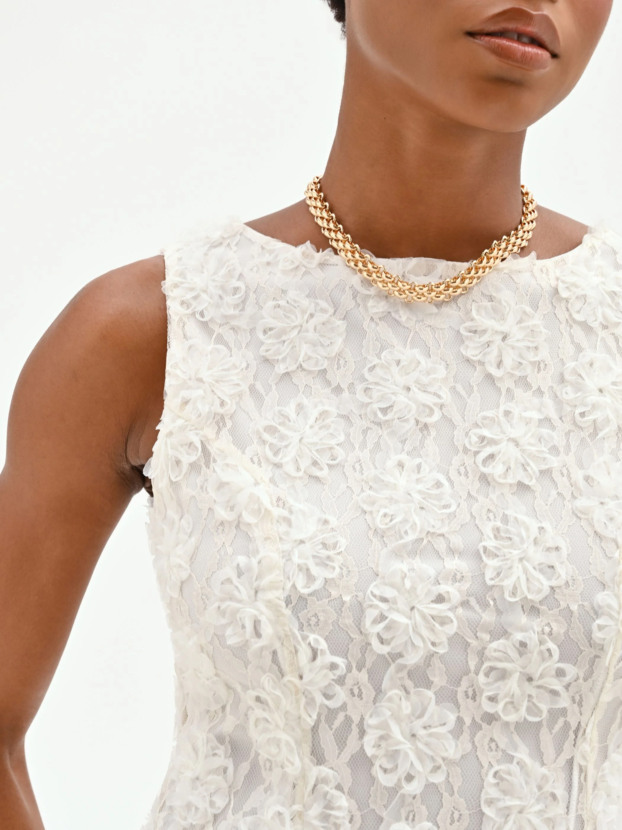 Total White Donna